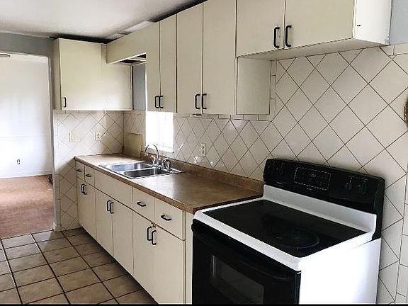4th image of 5050 40th St N