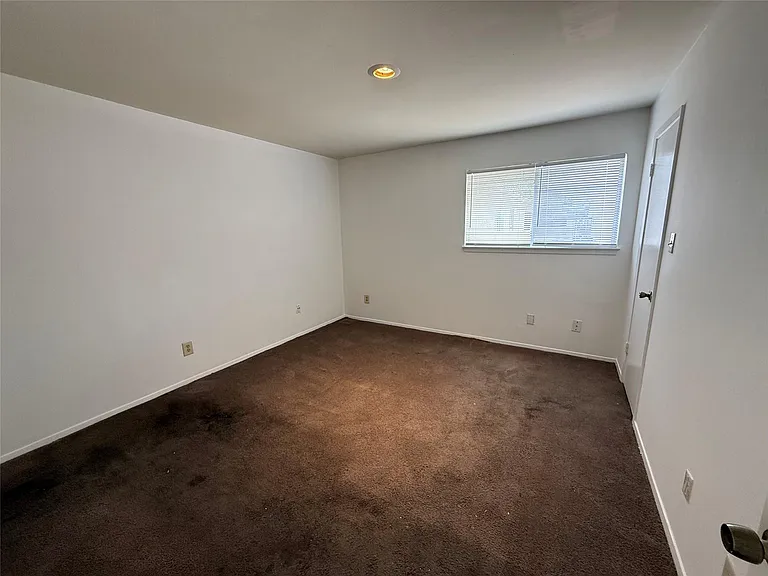 8048 Sands Point Dr #D — Photo 10