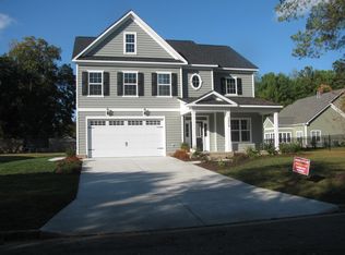 5208 Oakengate Dr, Virginia Beach, VA 23462