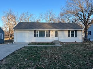 6707 N Holmes St, Gladstone, MO 64118