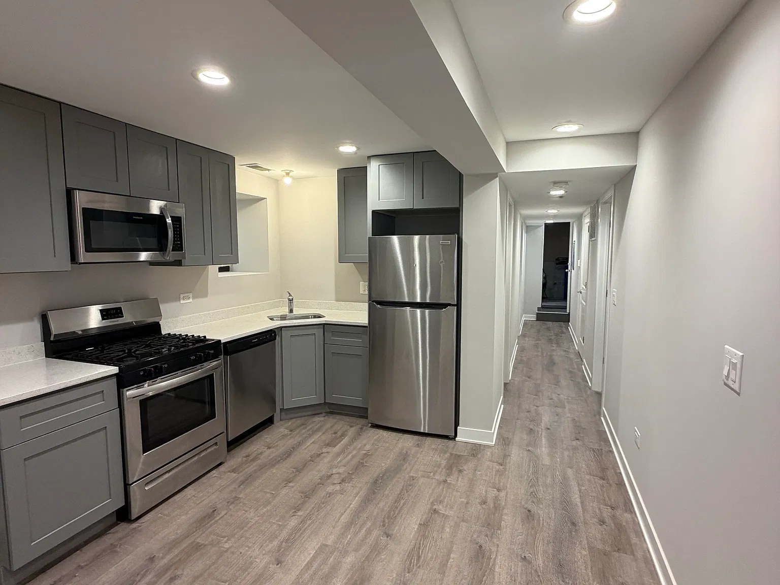 2 bed, 1000 sqft, $1,595 — Photo 4