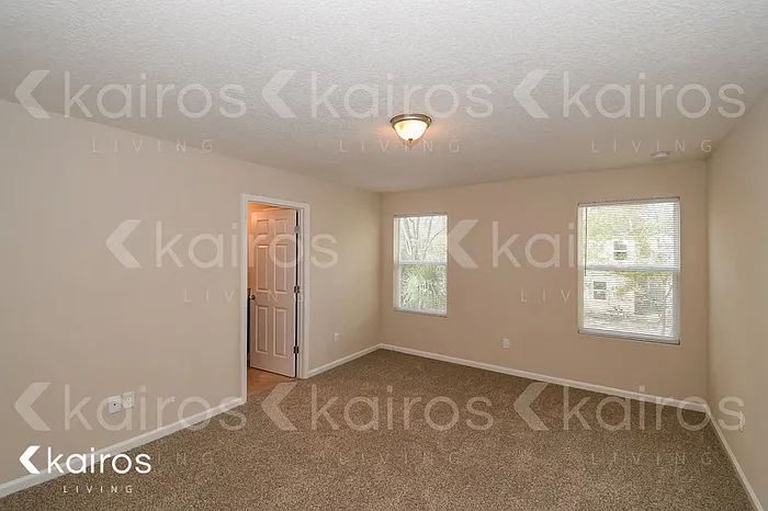 1336 Lake Shore Blvd — Photo 7