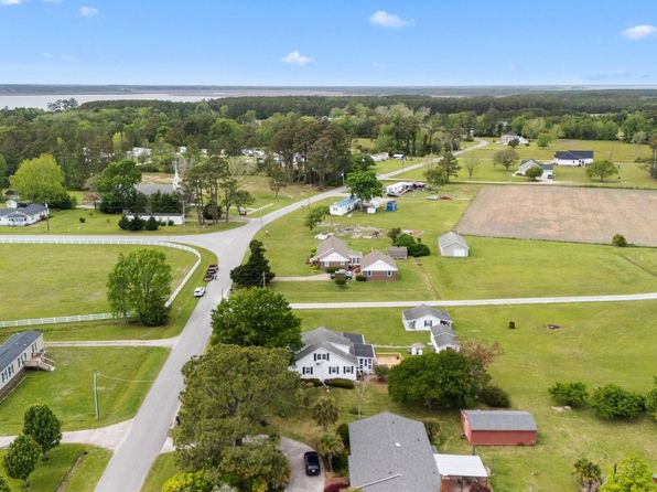 158 Old River Road, Beaufort, NC 28516