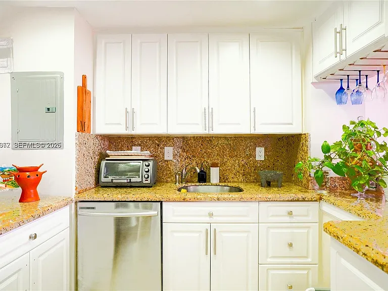 11111 Biscayne Blvd #20E — Photo 20