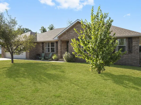 210 W Warren Avenue, Ozark, MO 65721