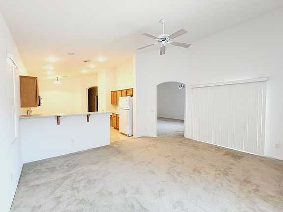 4th image of 2054 E Locust Dr