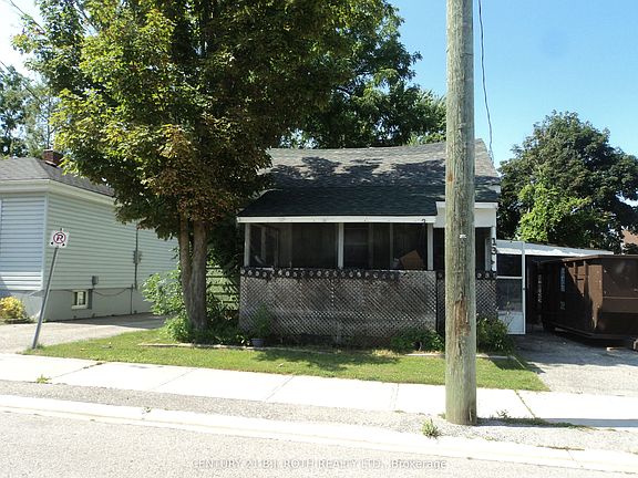 2nd image of 137 Dufferin St