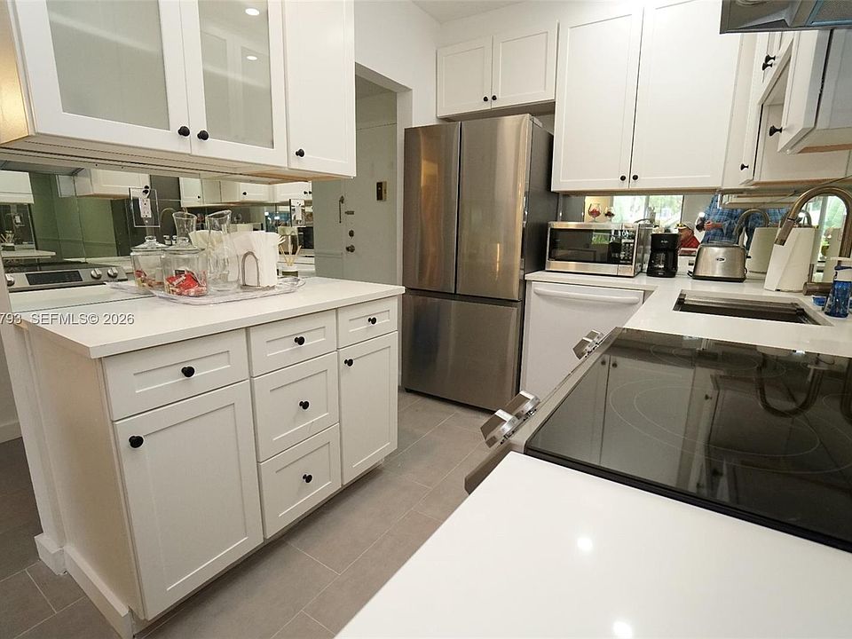 1st image of 1540 Meridian Ave APT 3G