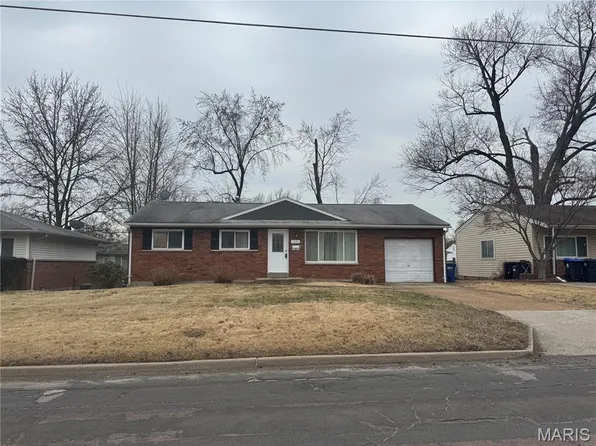 1290 Mullanphy Rd, Florissant, MO 63031