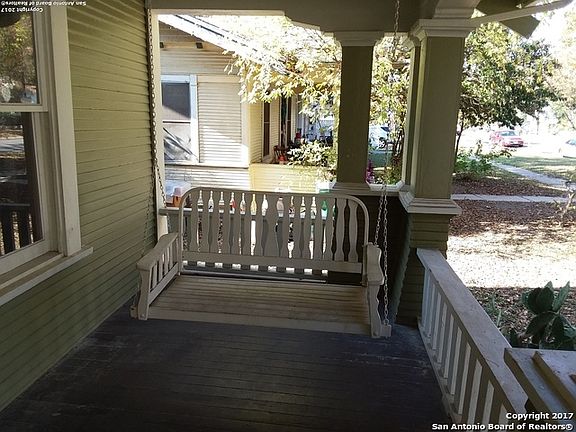 3rd image of 526 W Agarita Ave