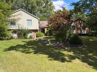 1728 Hiview Ct, Bloomfield Hills, MI 48302
