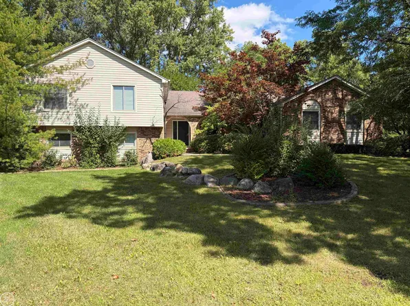 1728 Hiview Ct, Bloomfield Hills, MI 48302