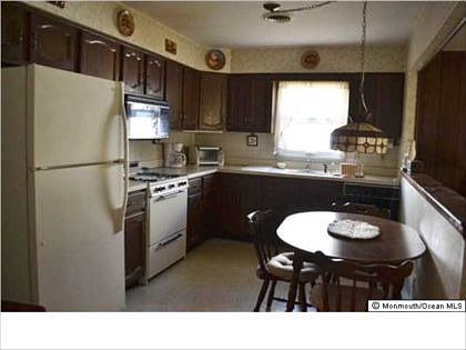 3rd image of 18 Millbrook Dr