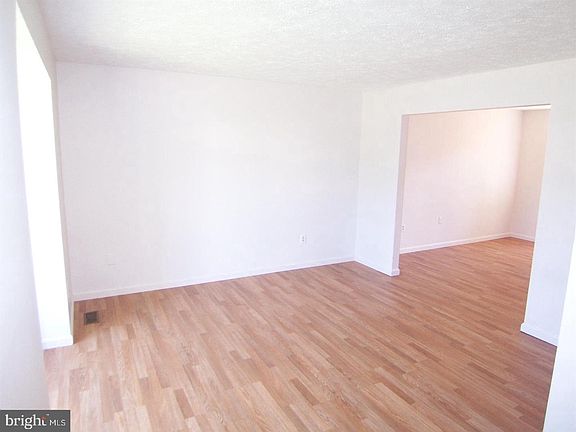 4th image of 310 Huntsman Ct