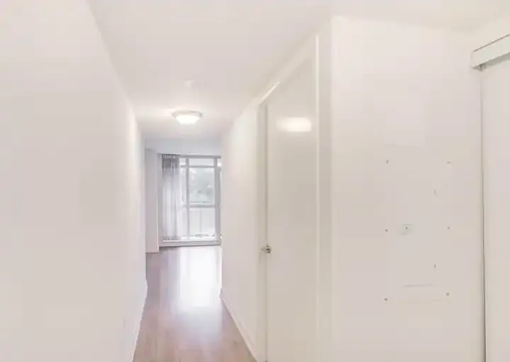 775 King St W #202 — Photo 4