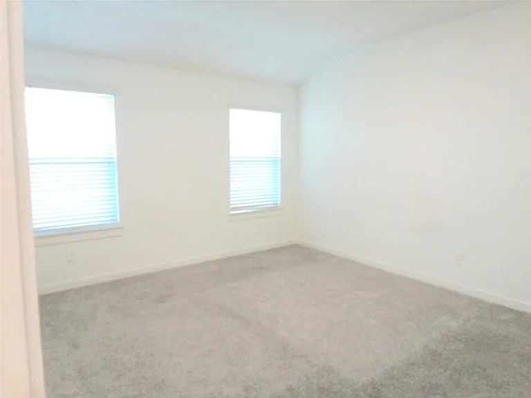 31739 Margaret Woods Ln — Photo 24