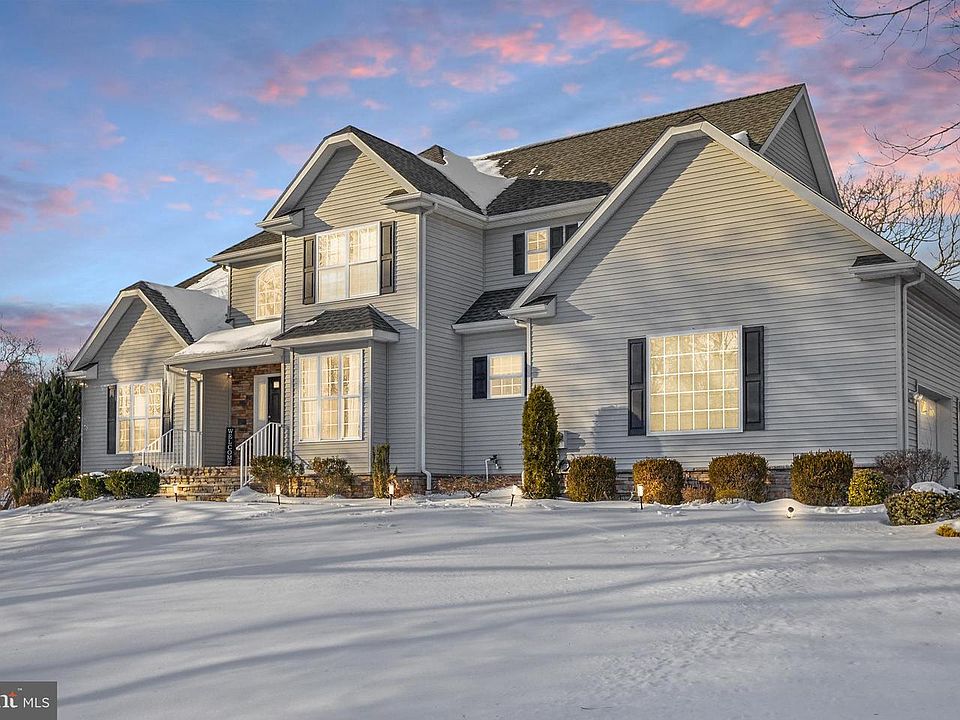 1st image of 500 W Farms Rd