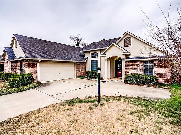 3rd image of 10429 Plum Creek Dr