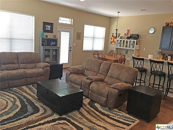 5th image of 106 Cattlemens Dr
