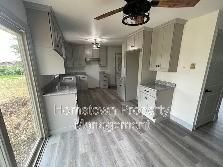 1382 Armstrong Valley Rd — Photo 10