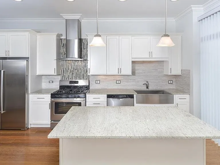 19 N Aberdeen St #307 — Photo 2