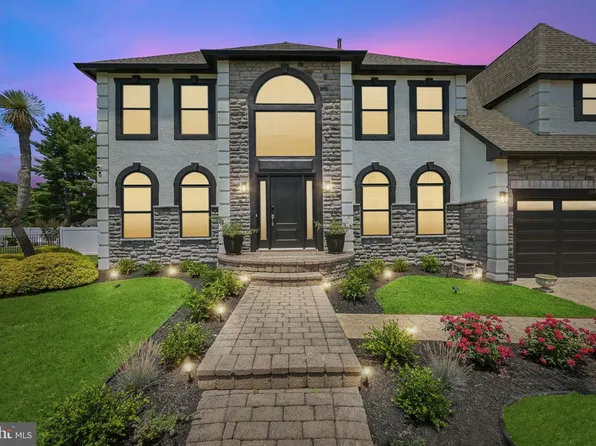 2206 Derby Dr, Cinnaminson, NJ 08077