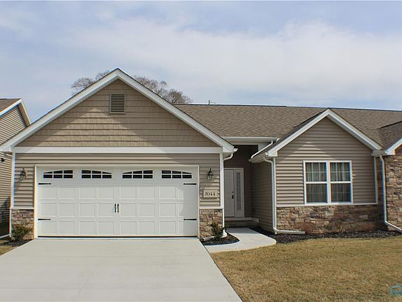 3rd image of 5944 Pine Tree Pl