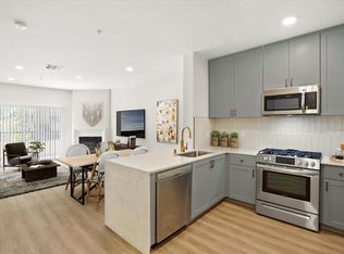 1901 N Buena Vista St #1-302, Burbank, CA 91504
