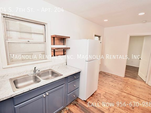 5th image of 204 S 7th St APT 204