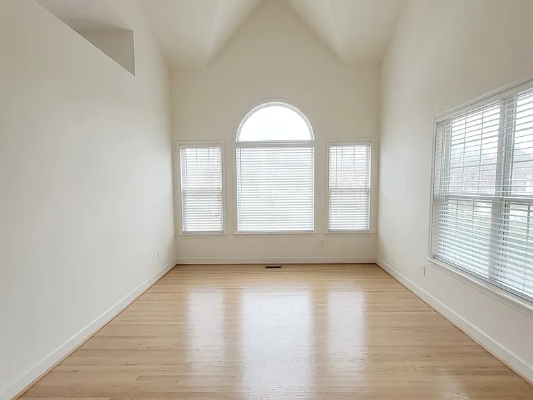 1443 Hampton Hill Cir — Photo 4
