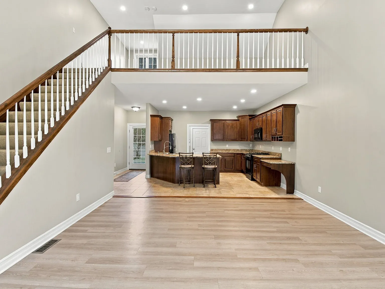 2 bed, 1438 sqft, $2,375 — Photo 3