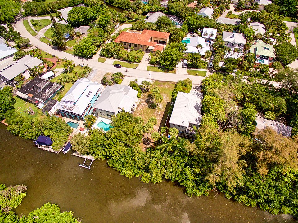 1st image of 350 Island Cir