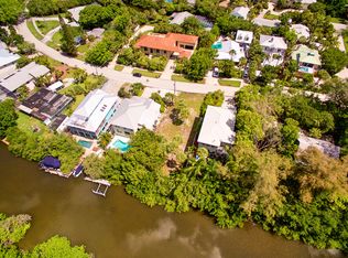 350 Island Cir, Siesta Key, FL 34242