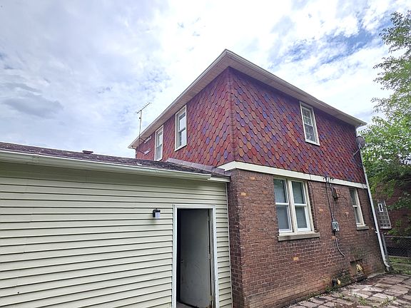 5th image of 15883 Ardmore St