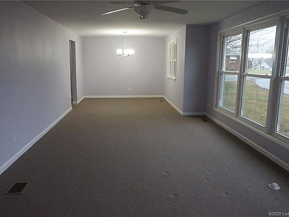 2nd image of 501 E Grandview Dr
