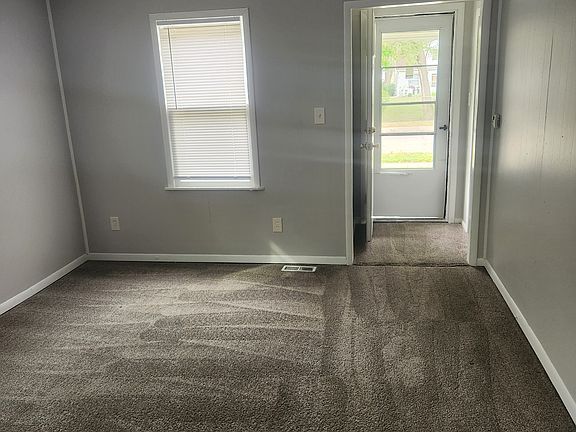 4th image of 12818 Sidonie Ave