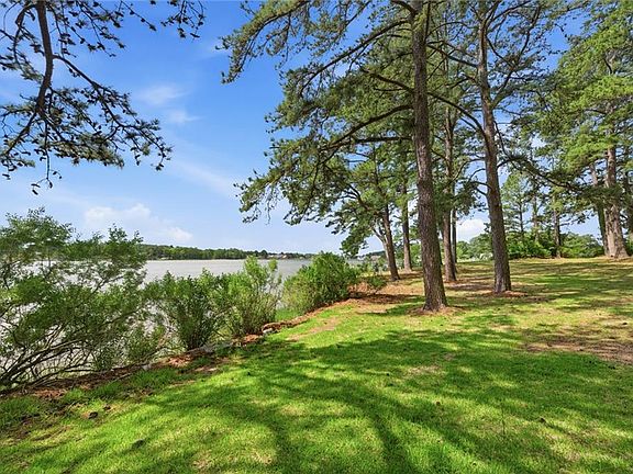 3rd image of 2736 Sterling Point Dr