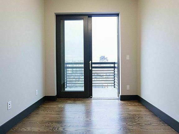3rd image of 875 De Kalb Ave #6E