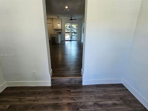 3rd image of 100 Truxton Dr