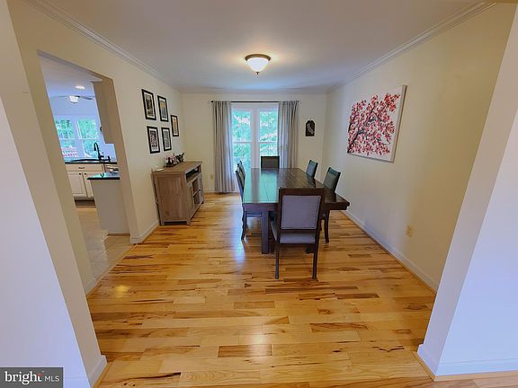 5th image of 18 Willow Glen Ct