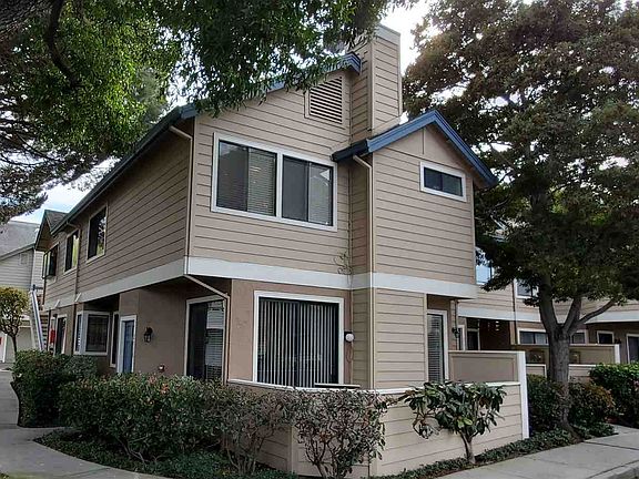 2nd image of 2116 Vista Del Mar
