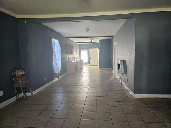 3rd image of 423 Inez St