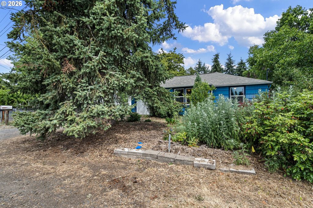 940 W N St, Springfield, OR - View 4