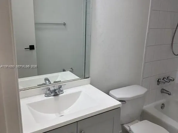 18051 NW 68th Ave APT J104, Hialeah, FL 33015