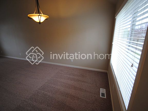 4th image of 18905 103rd Ave E