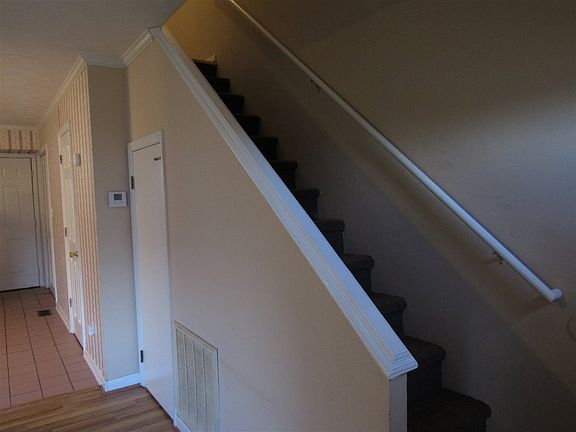 4th image of 1027-1035 Bluebird Ln