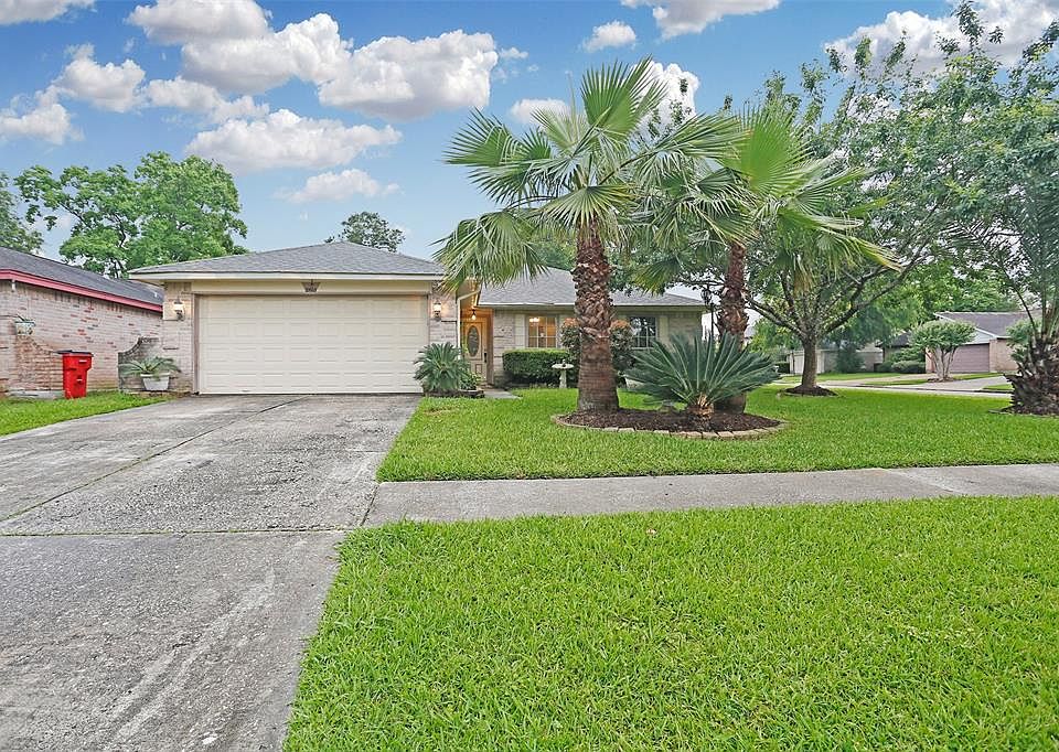 1st image of 20039 Faye Oaks Dr