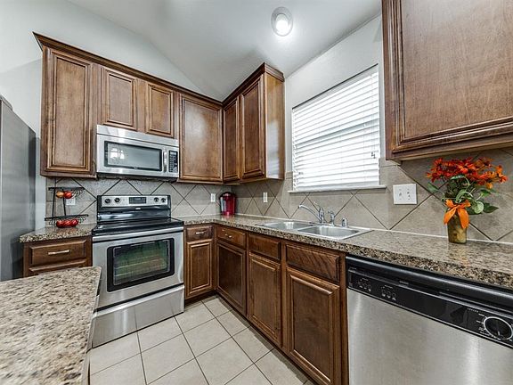 5th image of 1838 Shanna Dr