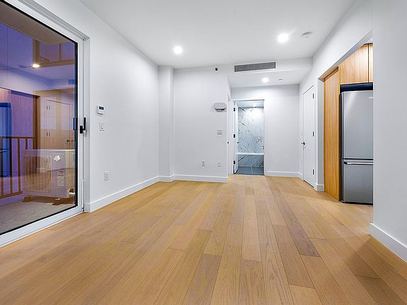 5th image of 150-02 Northern Blvd #4K