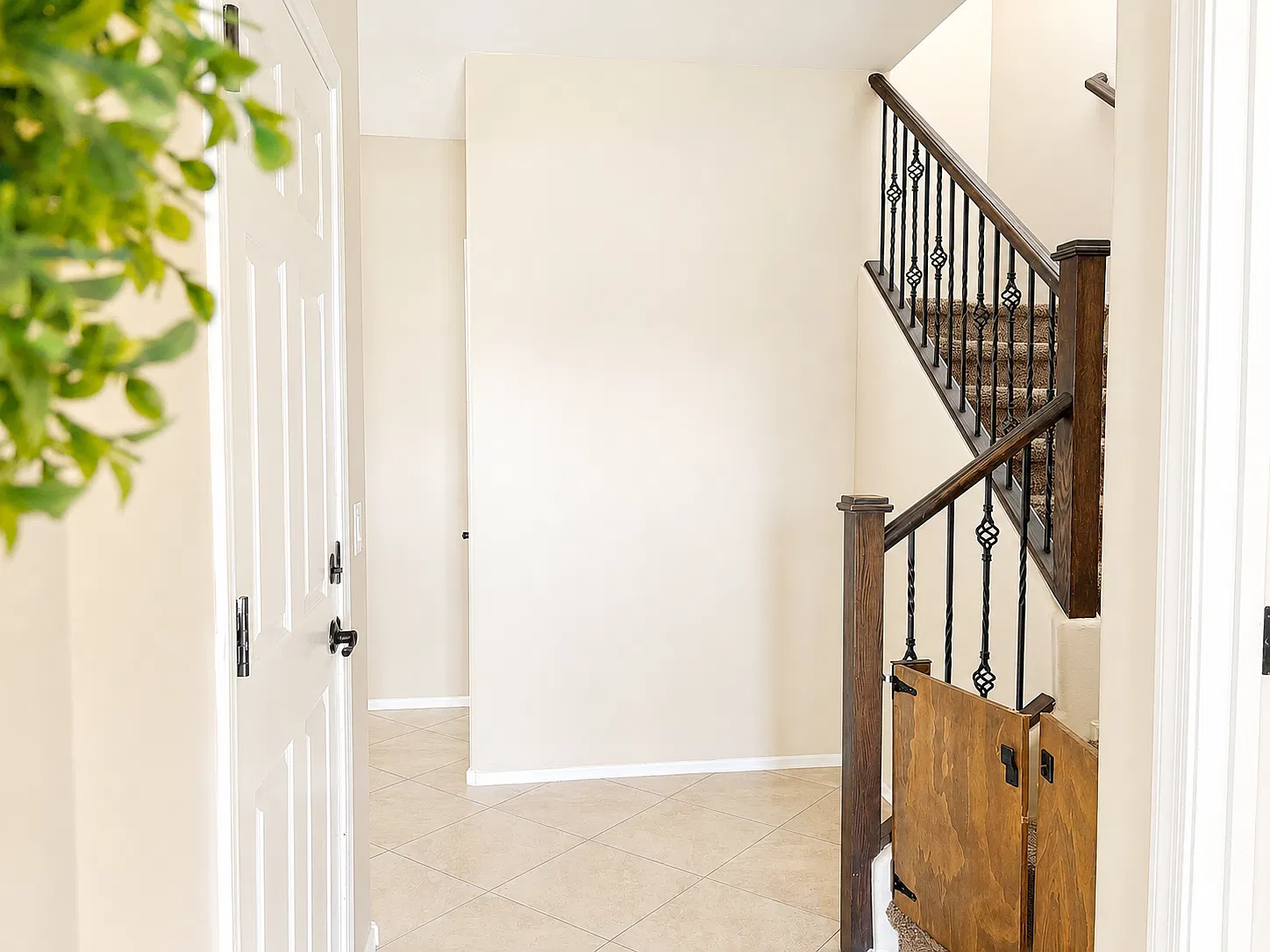 4 bed, 2301 sqft, $2,500 — Photo 3
